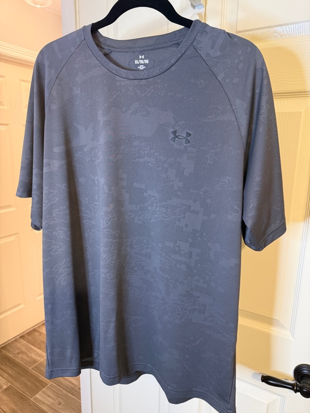 Under Armour Men's Grey Camo Short Sleeve Performance Tee